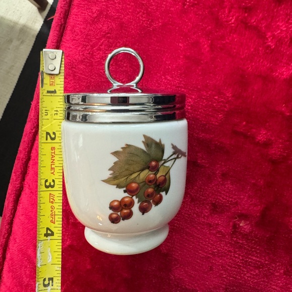Vintage King Size "Evesham" Royal Worcester Egg Coddler Berry Leaf Fruit Design - Picture 10 of 10